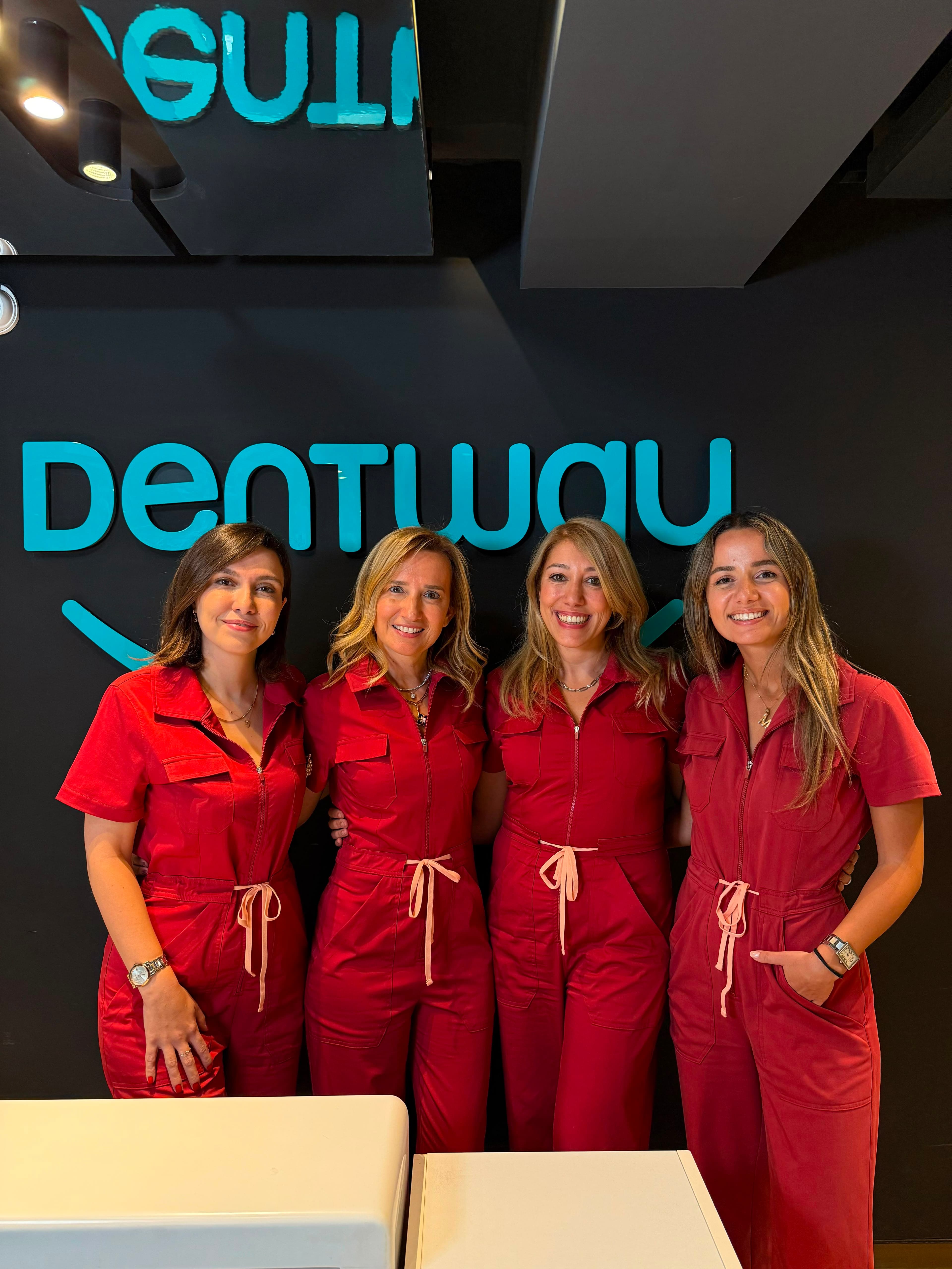Екипът на Dentway